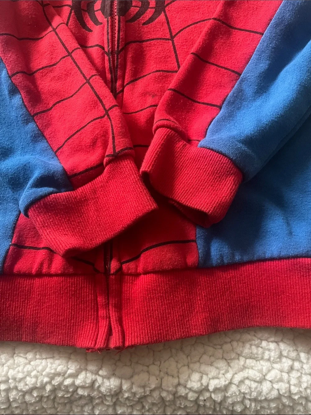 Marvel Kids' Red & Blue Spider-Man Hoodie Costume, size 5. - Picture 3 of 5